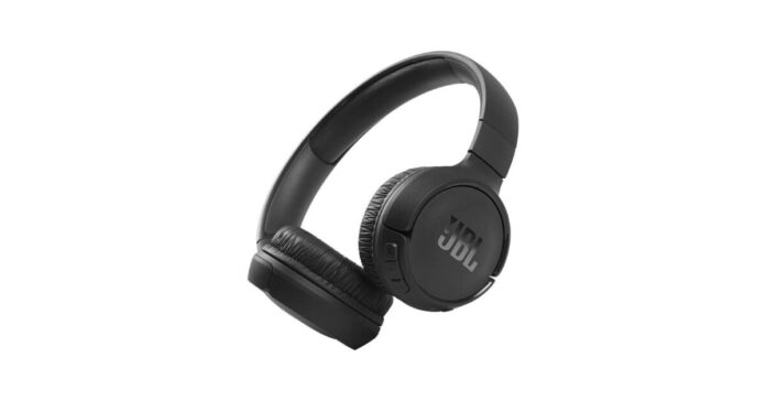 The Best Bluetooth Headphones for Travelers on a Budget